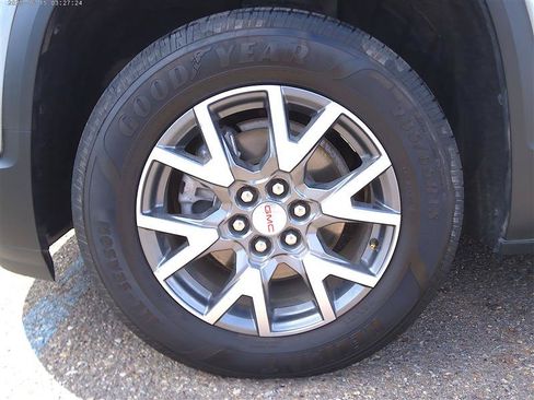Used 2023 GMC Acadia SLT AWD/4WD image 23