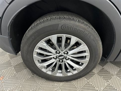 Used 2024 Cadillac XT4 Premium Luxury image 19