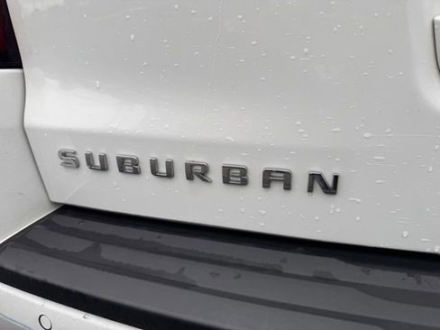 Used 2018 Chevrolet Suburban LT AWD/4WD image 19