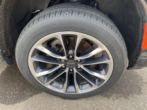 Used 2023 Jeep Wagoneer Series III w/ Premium Group I image 4