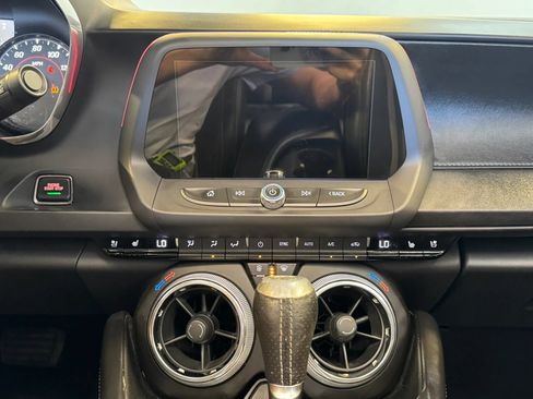 Used 2017 Chevrolet Camaro LT RWD image 23
