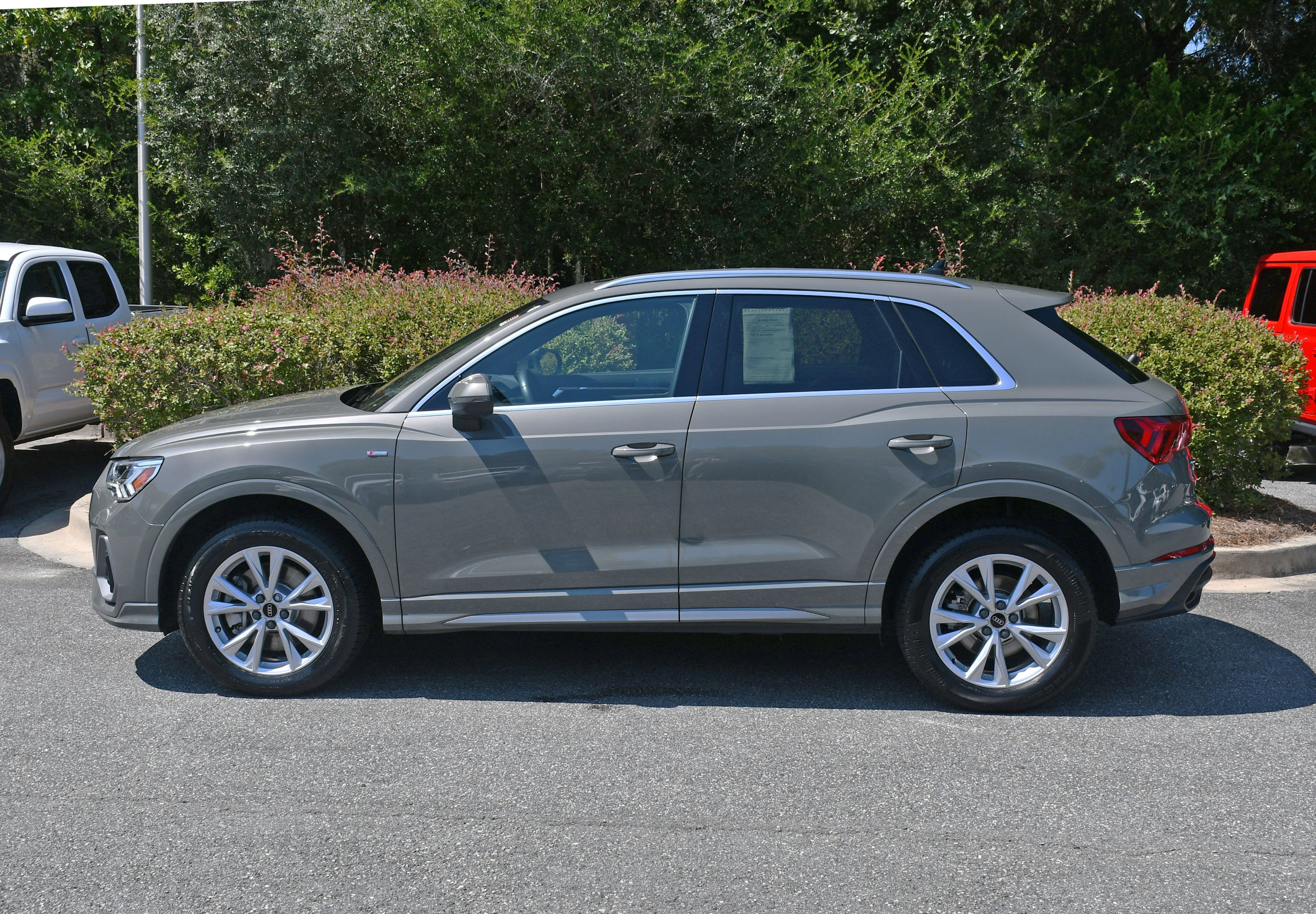 Used 2022 Audi Q3 2.0T Premium Plus AWD/4WD image 2