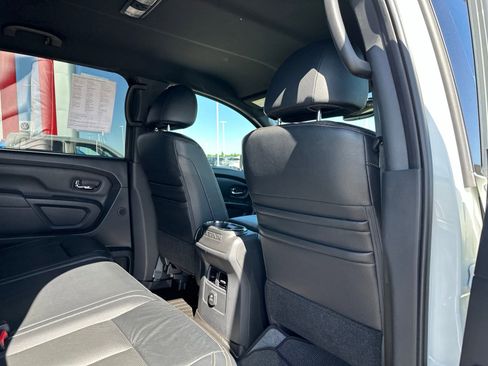 Used 2018 Nissan Titan SL w/ Midnight Edition AWD/4WD image 34