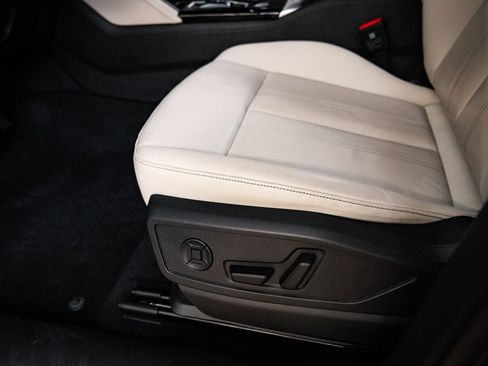 Used 2025 Audi Q5 Premium AWD/4WD image 16