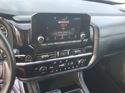 Certified 2024 Nissan Pathfinder SV image 25