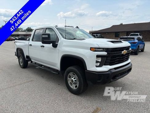 Used 2024 Chevrolet Silverado 2500 W/T AWD/4WD image 9