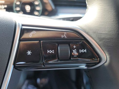 Certified 2023 Audi e-tron Premium Plus w/ Premium Plus Package image 22