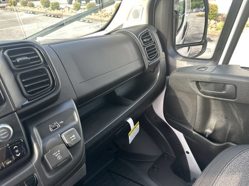 New 2025 RAM ProMaster 1500 w/ Convenience Group FWD image 31