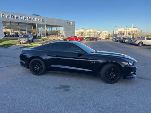 Used 2017 Ford Mustang GT Premium w/ GT Performance Package image 4