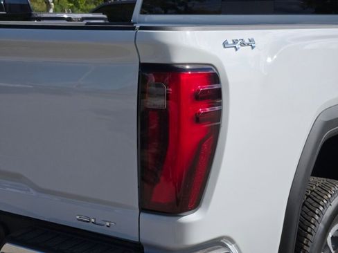 New 2026 GMC Sierra 2500 SLT w/ SLT Convenience Package image 14