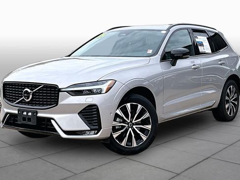 Used 2025 Volvo XC60 B5 Plus AWD/4WD image 2