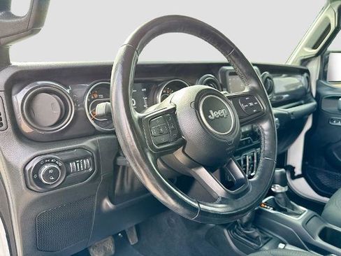 Used 2020 Jeep Gladiator Sport image 9