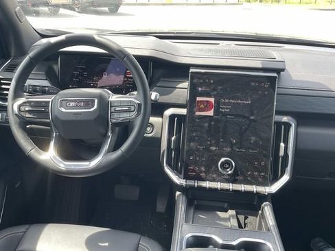 Used 2026 GMC Acadia Elevation w/ Elevation Premium Package FWD image 13