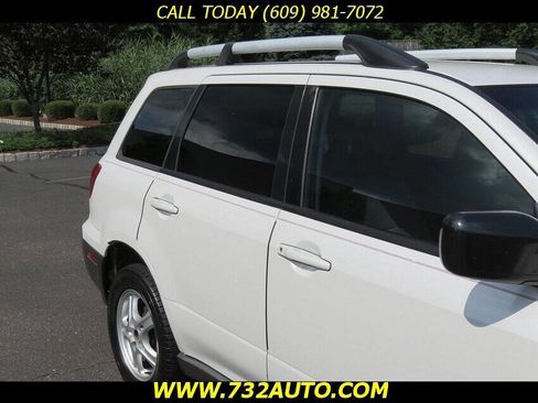 Used 2004 Mitsubishi Outlander LS image 27