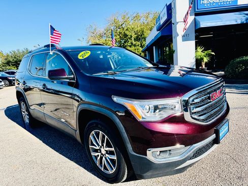 Used 2018 GMC Acadia SLE image 1