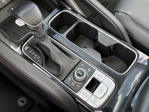 Used 2022 Kia Telluride EX w/ EX Premium Package image 16