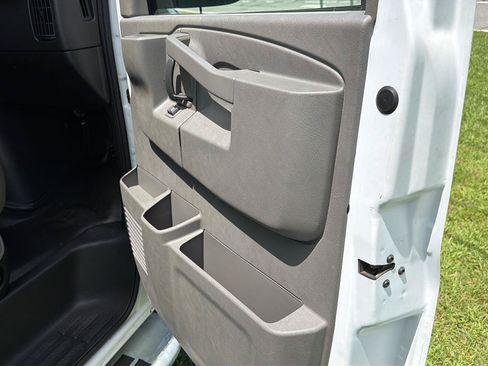 Used 2025 GMC Savana 2500 w/ Driver Convenience Package RWD image 15