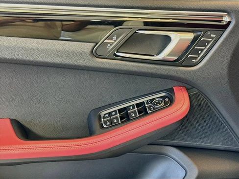 New 2026 Porsche Macan Turbo AWD/4WD image 11