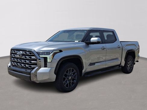 Used 2025 Toyota Tundra Platinum AWD/4WD image 3