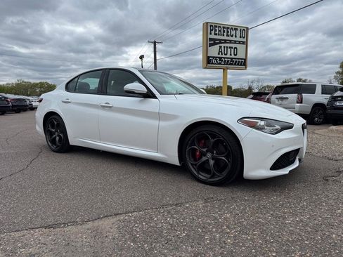 Used 2018 Alfa Romeo Giulia Ti Sport w/ Quick Order Package 22S Sport AWD/4WD image 2