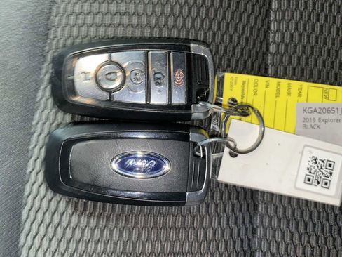 Used 2019 Ford Explorer XLT w/ Equipment Group 201A AWD/4WD image 20