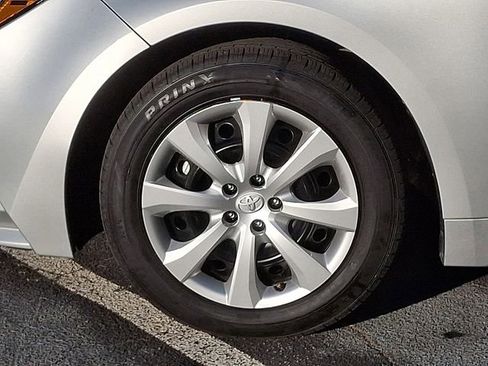Used 2024 Toyota Corolla LE FWD image 8