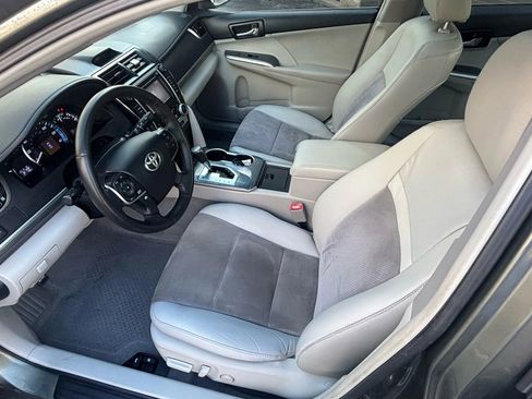 Used 2012 Toyota Camry XLE w/ Leather Pkg image 17