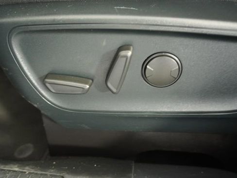 Used 2020 Ford Escape SE FWD image 21