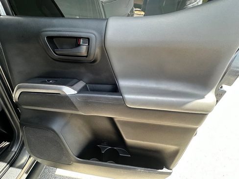 Used 2021 Toyota Tacoma SR5 RWD image 22