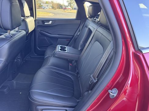 Used 2025 Ford Escape SE w/ PHEV Premium Package image 33