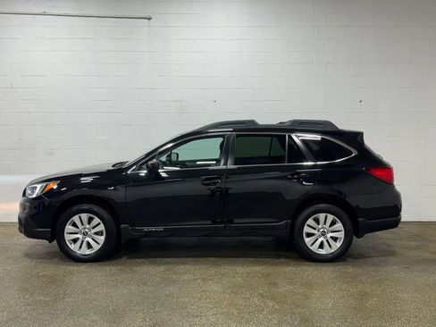 Used 2017 Subaru Outback 2.5i Premium AWD/4WD image 6