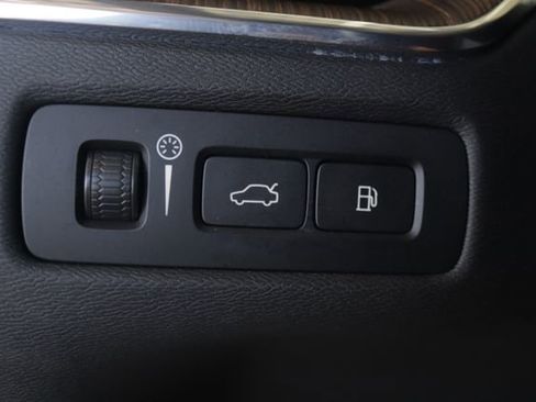 Used 2022 Volvo XC60 T8 Inscription Expression w/ Advanced Package image 26