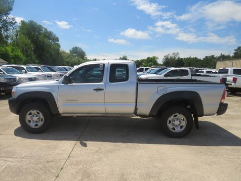Used 2011 Toyota Tacoma PreRunner image 8