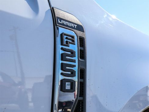 Used 2024 Ford F250 Lariat image 11