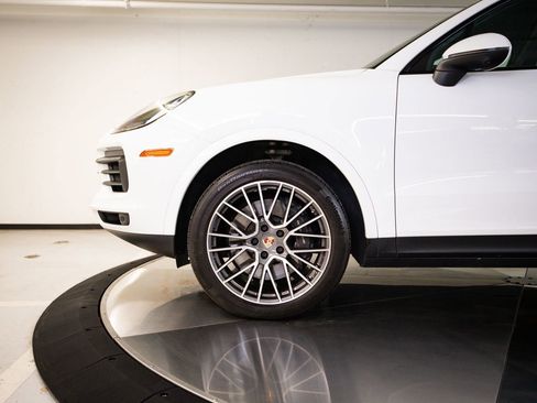 Certified 2023 Porsche Cayenne AWD/4WD image 11