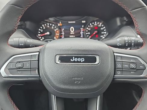 Used 2024 Jeep Compass Trailhawk AWD/4WD image 17