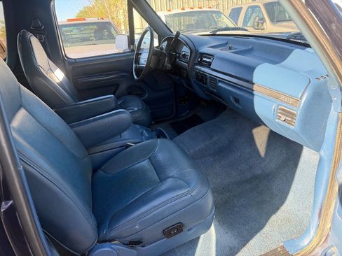 Used 1995 Ford Bronco XLT AWD/4WD image 4