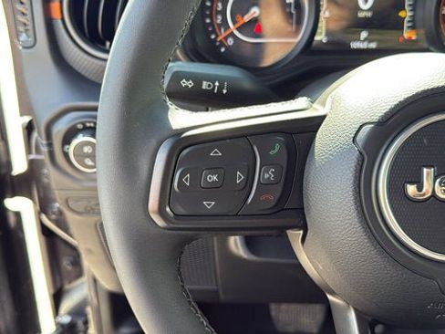 Certified 2026 Jeep Gladiator Mojave w/ Safety Group AWD/4WD image 15