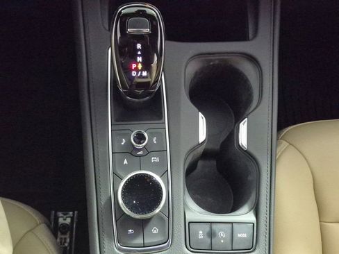 Used 2024 Cadillac XT4 Luxury w/ Cold Weather Package image 17