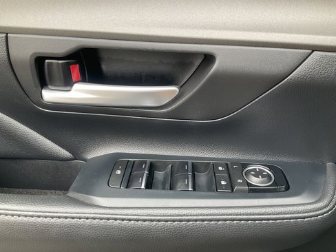 Used 2024 Toyota Grand Highlander XLE image 25