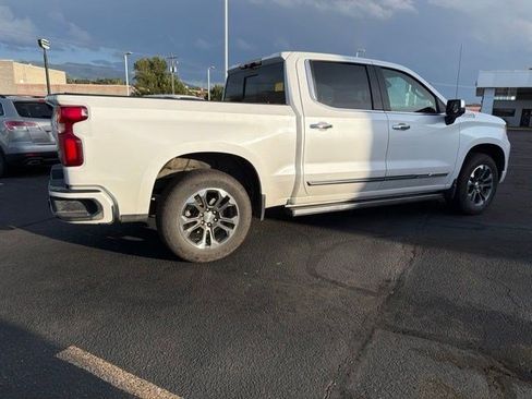 Used 2023 Chevrolet Silverado 1500 High Country w/ Technology Package AWD/4WD image 4