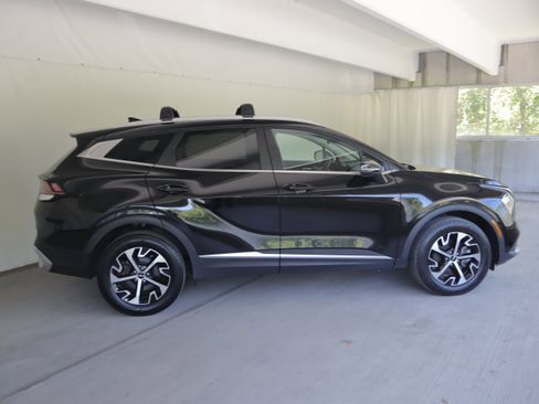 Used 2023 Kia Sportage EX AWD/4WD image 5