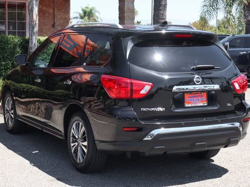 Used 2019 Nissan Pathfinder SL FWD image 6