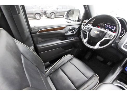 Used 2021 Chevrolet Tahoe Premier w/ Premium Package image 8