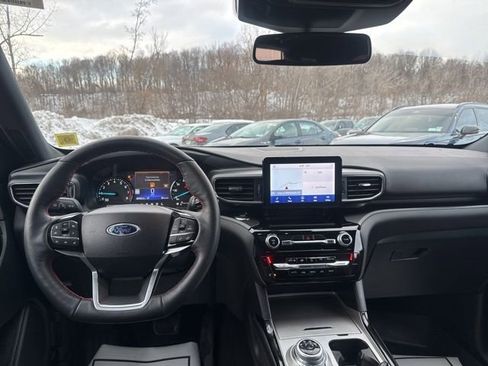 Used 2024 Ford Explorer ST-Line w/ Class IV Trailer Tow Package image 17