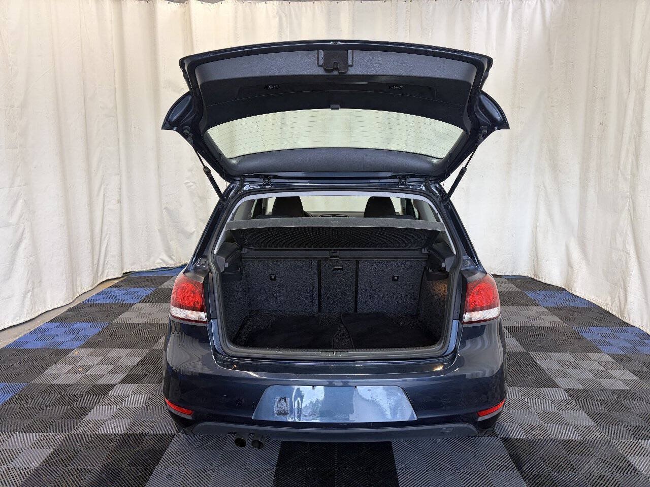 Used 2013 Volkswagen Golf 2-Door FWD image 8