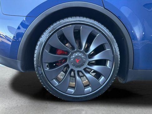 Used 2024 Tesla Model Y Performance image 13