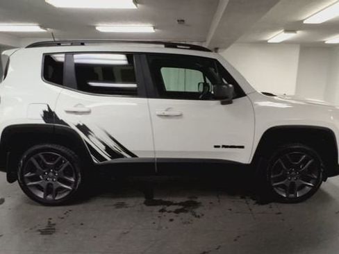 Used 2021 Jeep Renegade Latitude w/ Sun & Sound Group AWD/4WD image 9