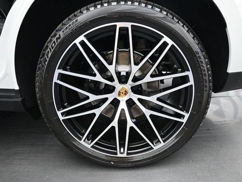 New 2026 Porsche Macan Turbo AWD/4WD image 22