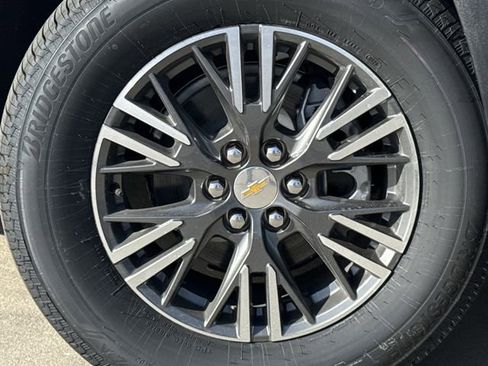 New 2026 Chevrolet Traverse LT image 9